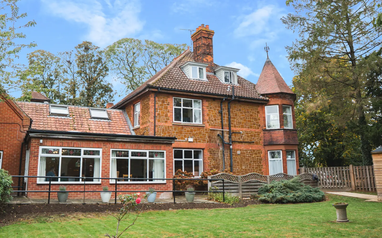 Front view of Wyndham House care home